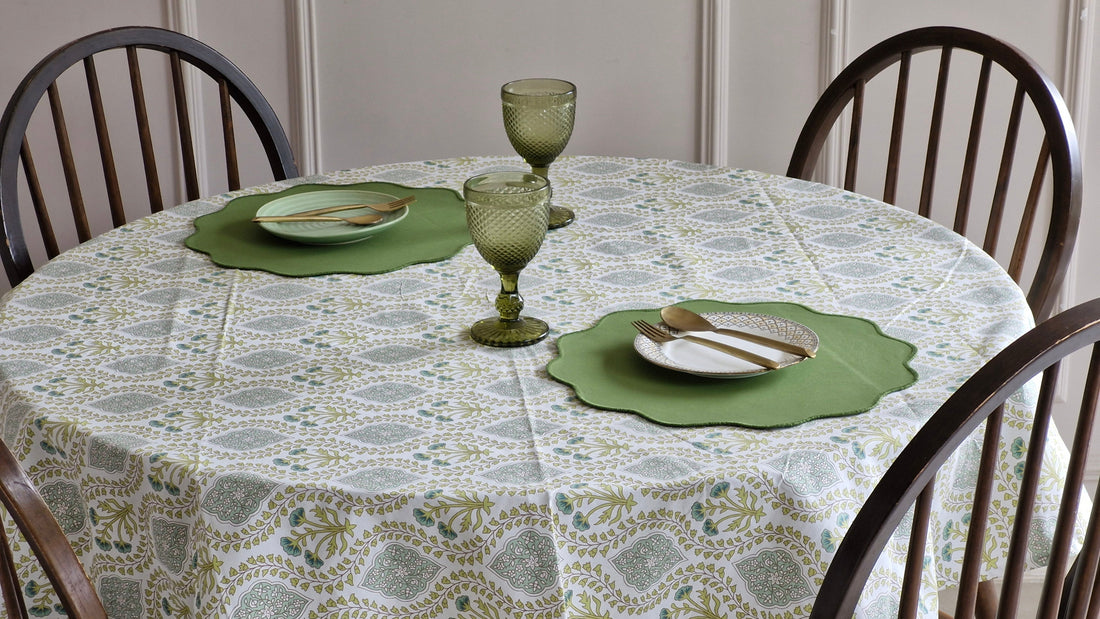 What Placemats Can I Use for a Round Table?