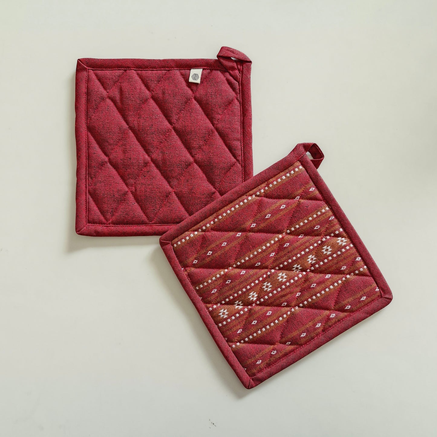 Wipeable & Reversible Pot Holder - Ruby Red