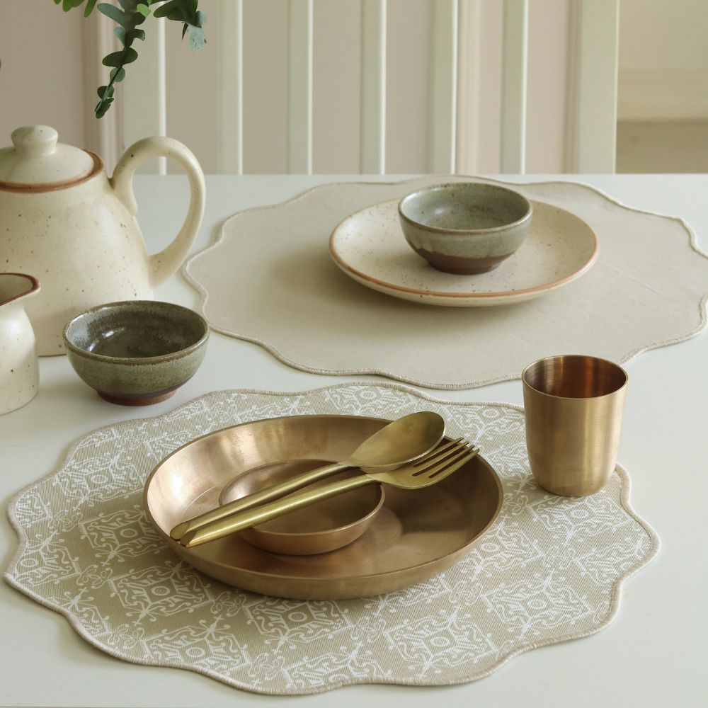 Dholpur Beige Placemats Beige Round Scalloped (15")