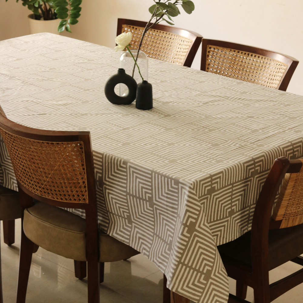 Echoes in the well Tablecloth Grey Brown