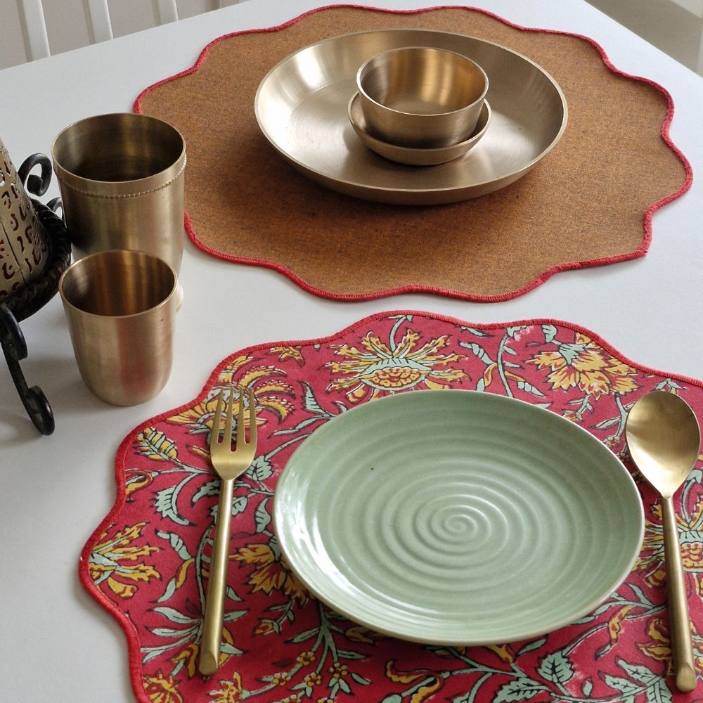 Acres Wild Placemats Round Scalloped (15") Red