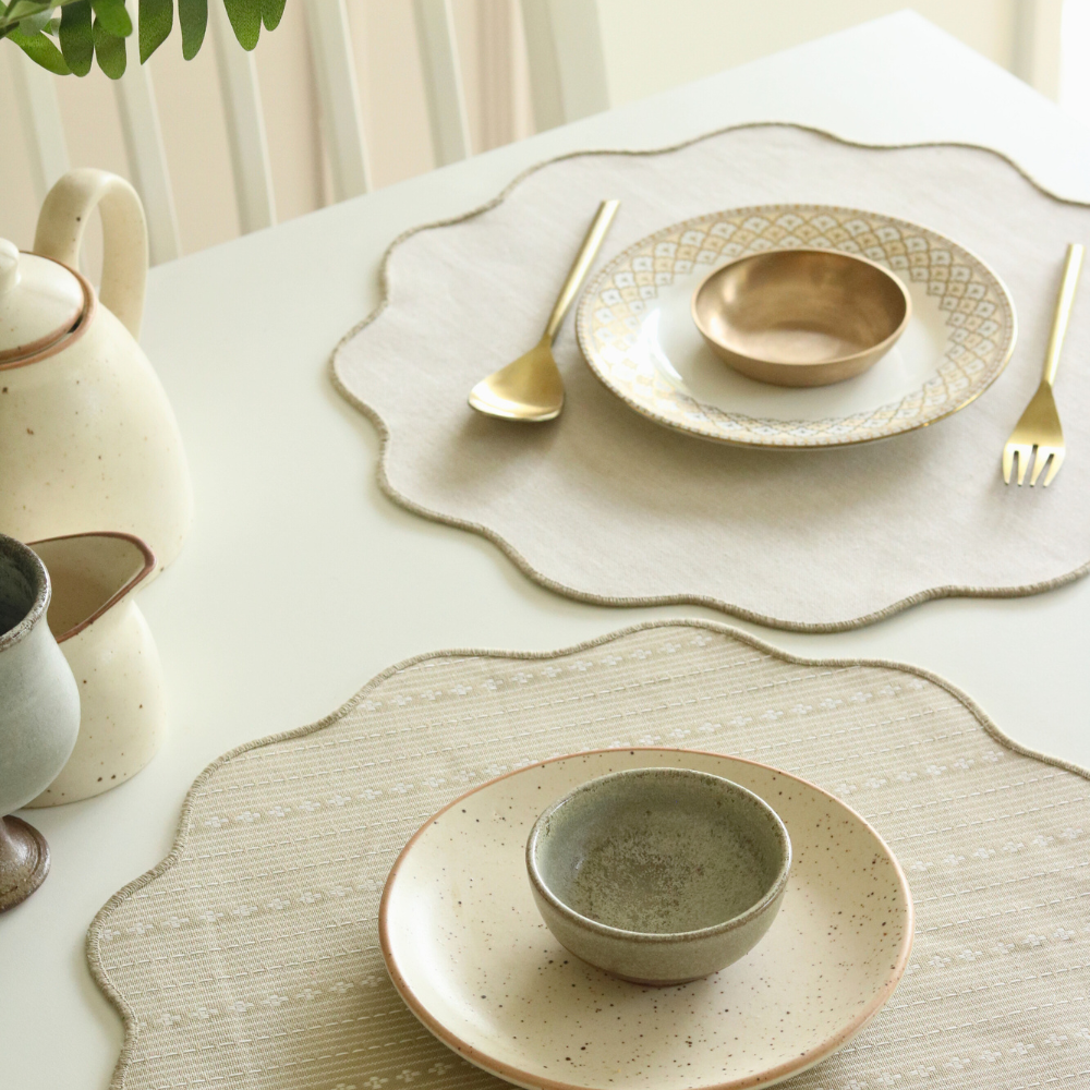 Woven Desert Sand Placemats Round Scalloped Beige