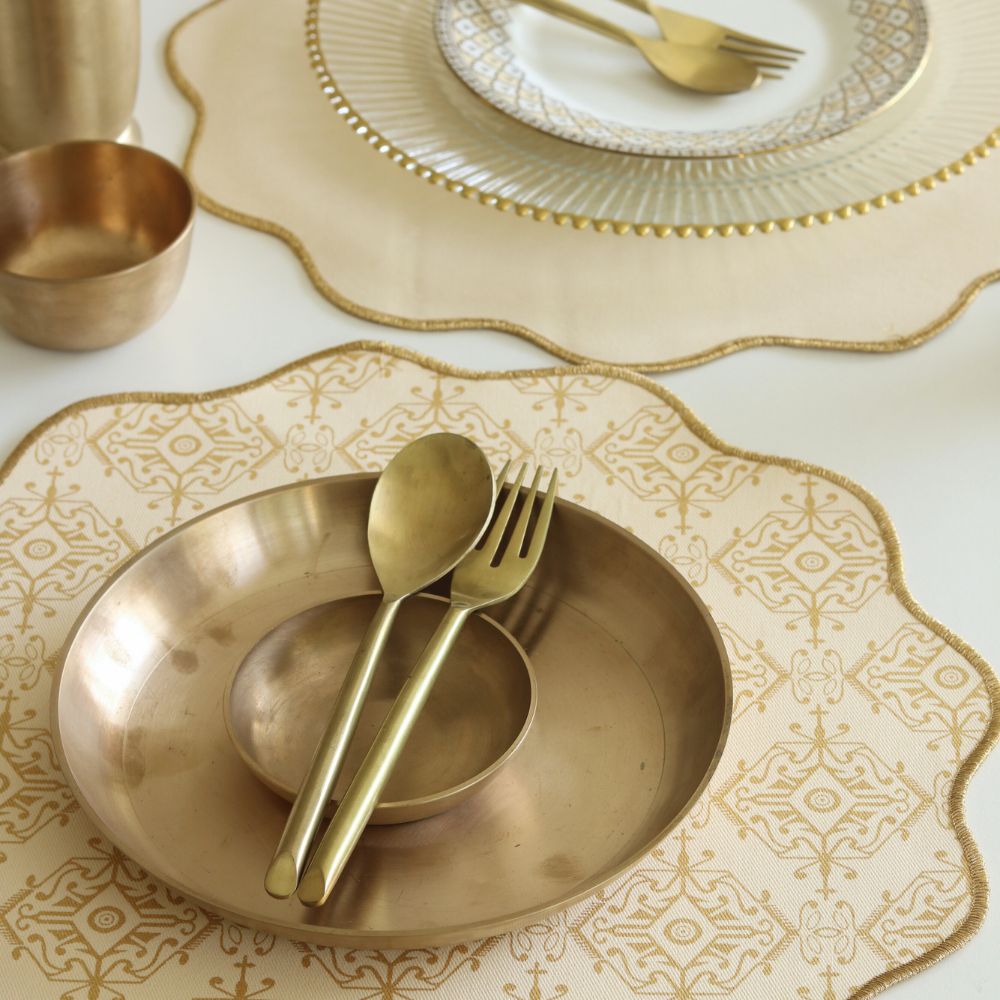 Golden Citrine Placemats Beige & Gold Round Scalloped (15")