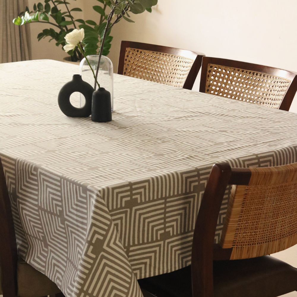 Echoes in the well Tablecloth 8 Seater Square (80"X80") Grey Brown