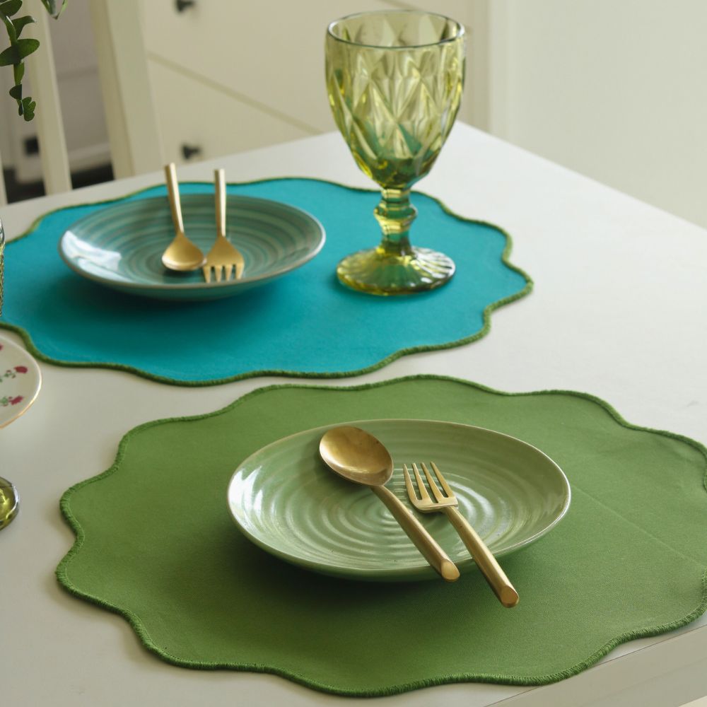 Earth & Sky Placemats Teal Round Scalloped