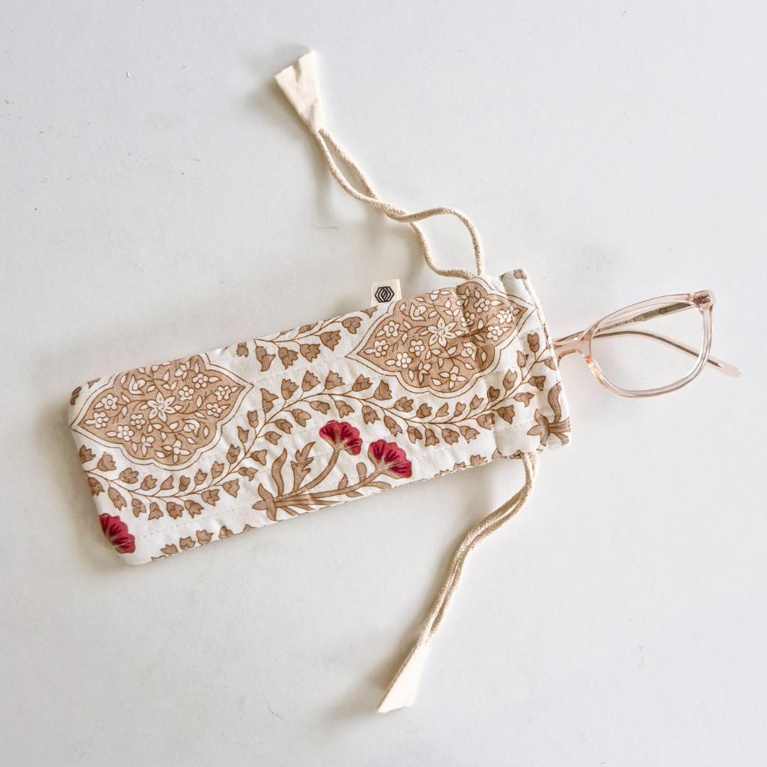 Optical Pouch - Sweet Almond