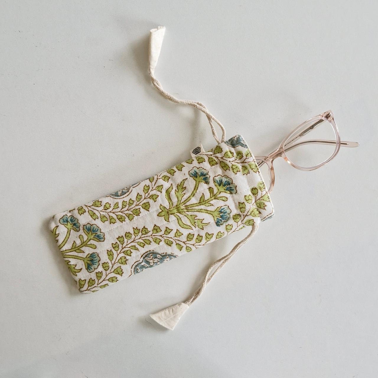 Optical Pouch - Riverside