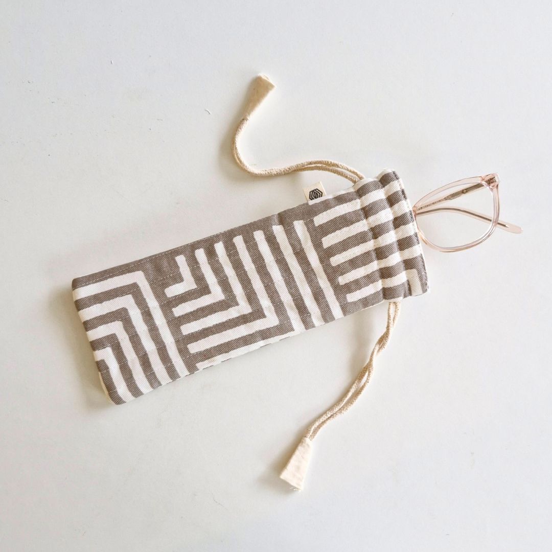 Optical Pouch - Echoes in the Well