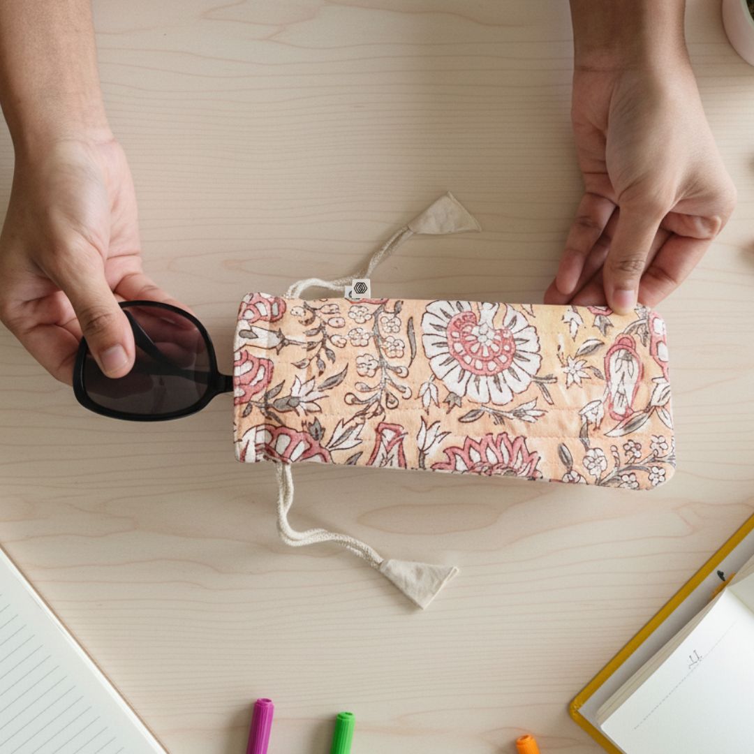 Optical Pouch - Blushing Meadows