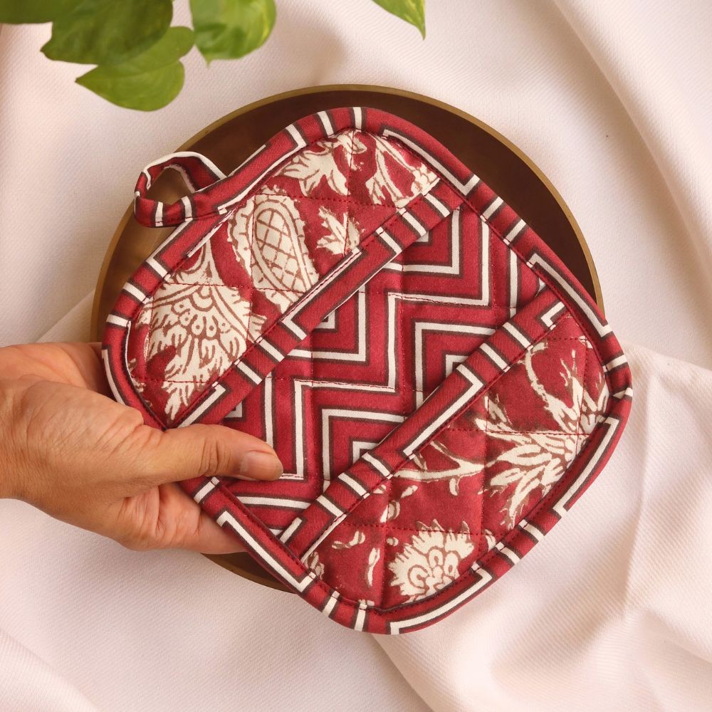 All Over Red Floral & Chevron Mitten Pad