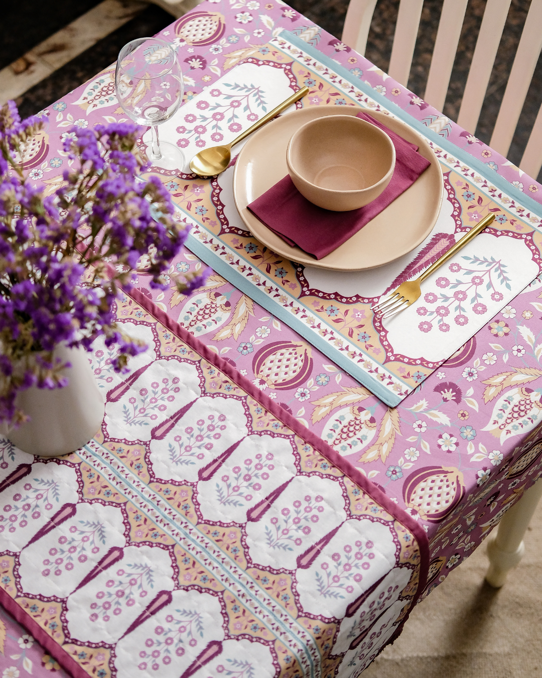 Are Tablecloths Out of Style?