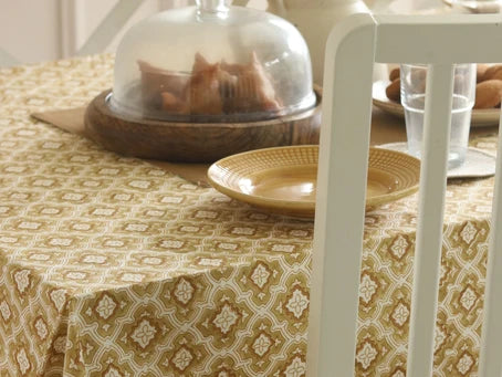 Are Tablecloths Out of Style in 2023?