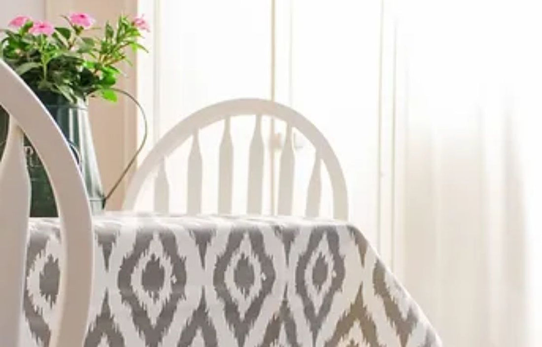 Choosing the right table linen for an all-white home