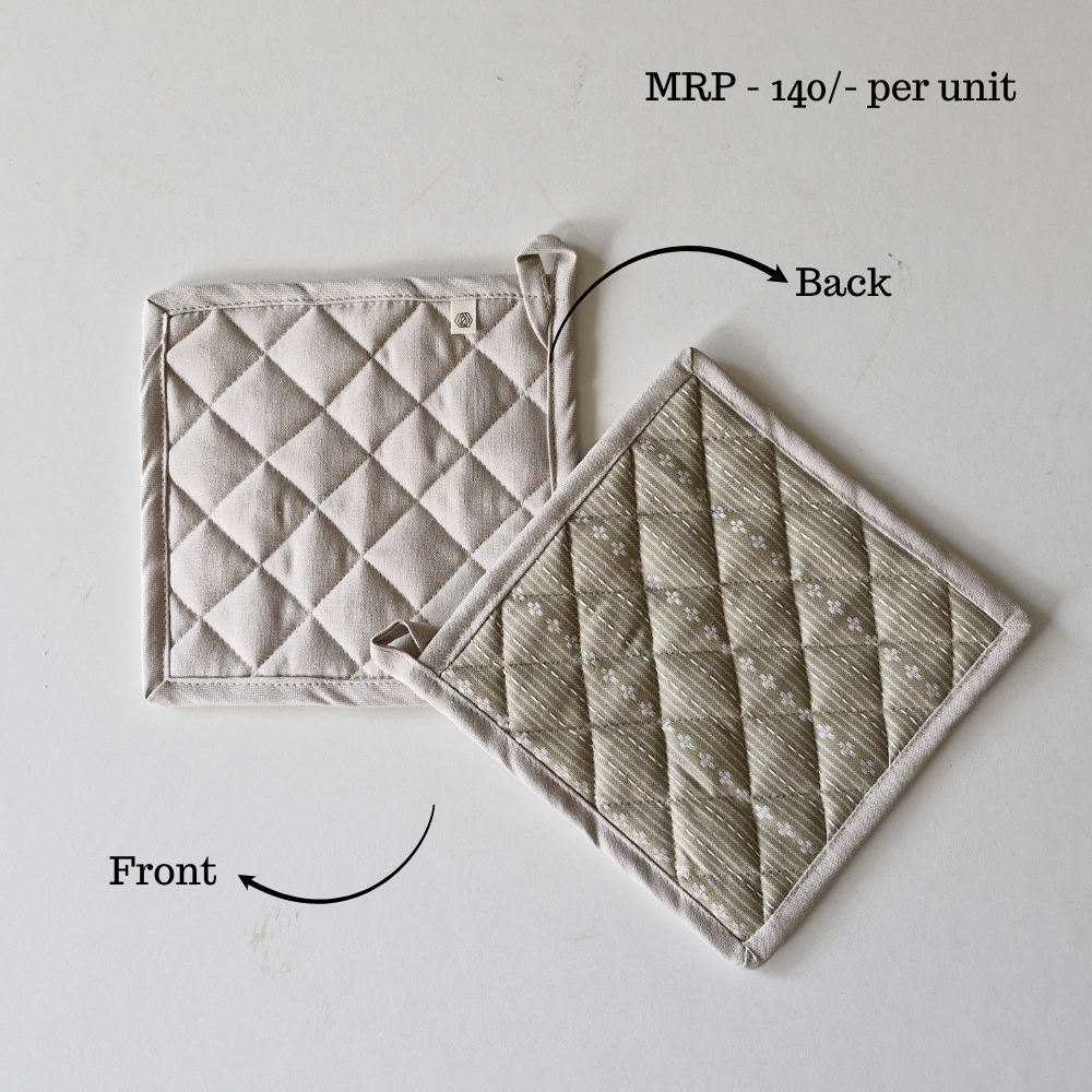 Wipeable & Reversible Pot Holder - Desert Sand