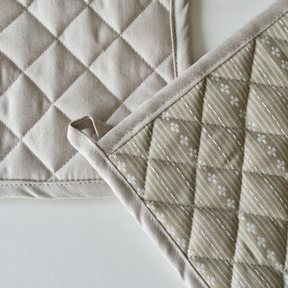 Wipeable & Reversible Pot Holder - Desert Sand