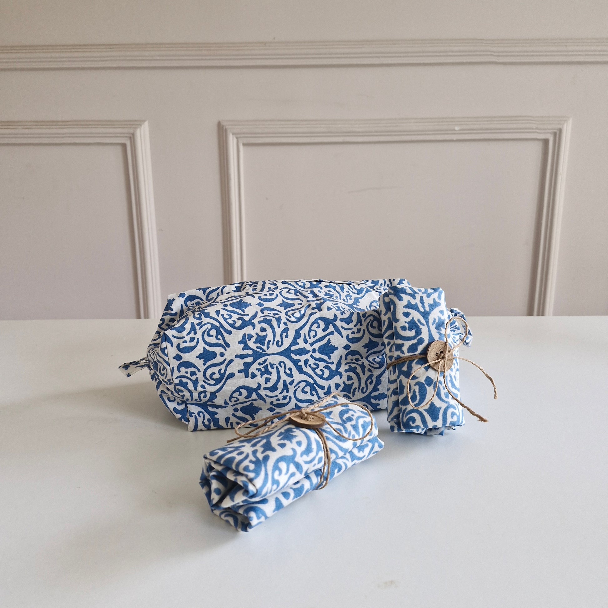 Tuck & Go Pouch - Whispers of the Sea