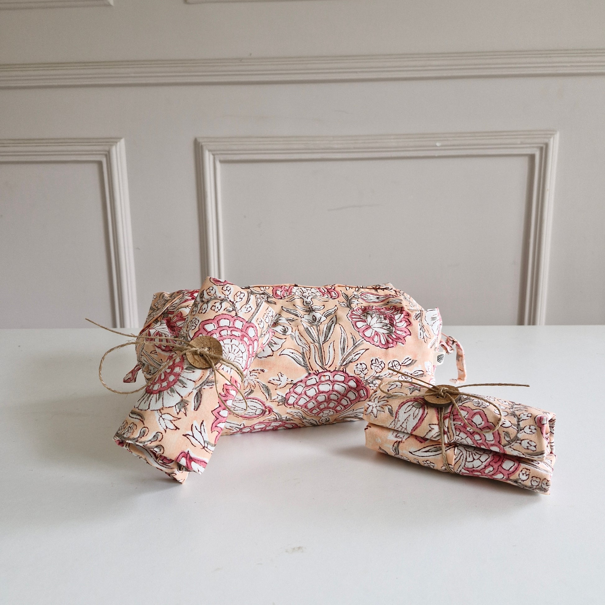 Tuck & Go Pouch - Blushing Meadows