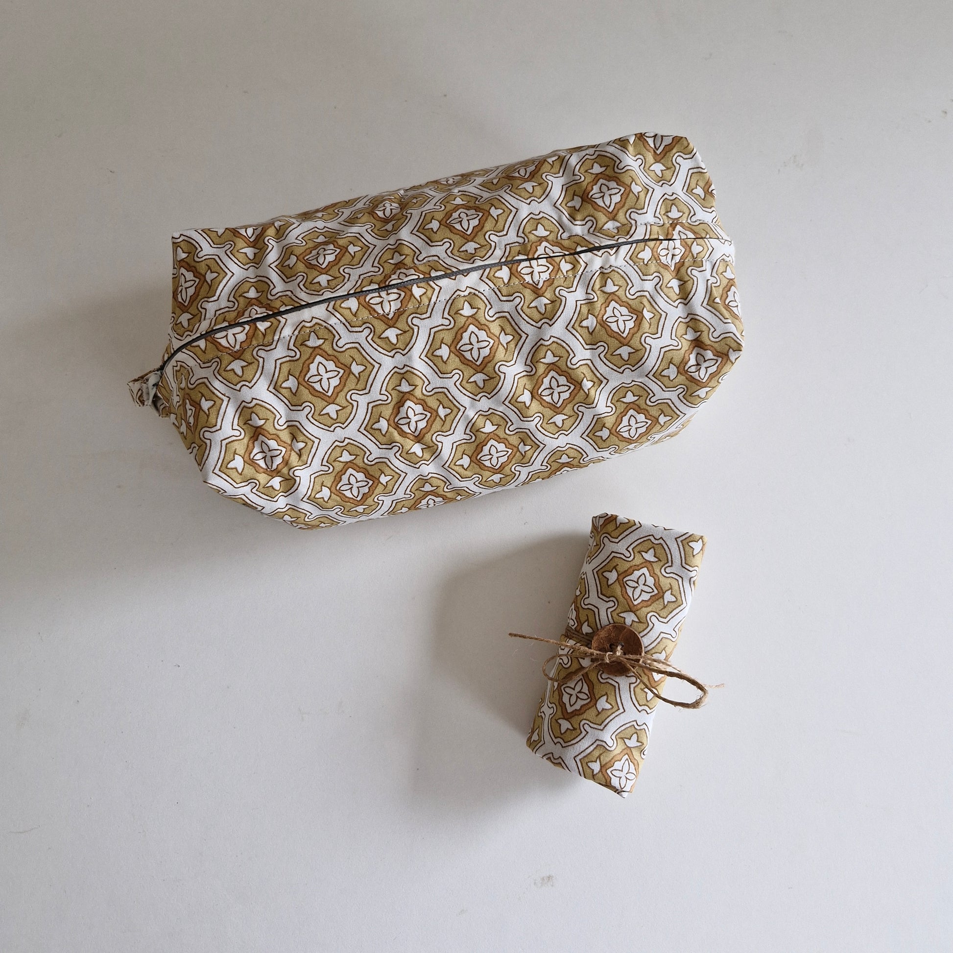 Tuck & Go Pouch - Chai & Toast