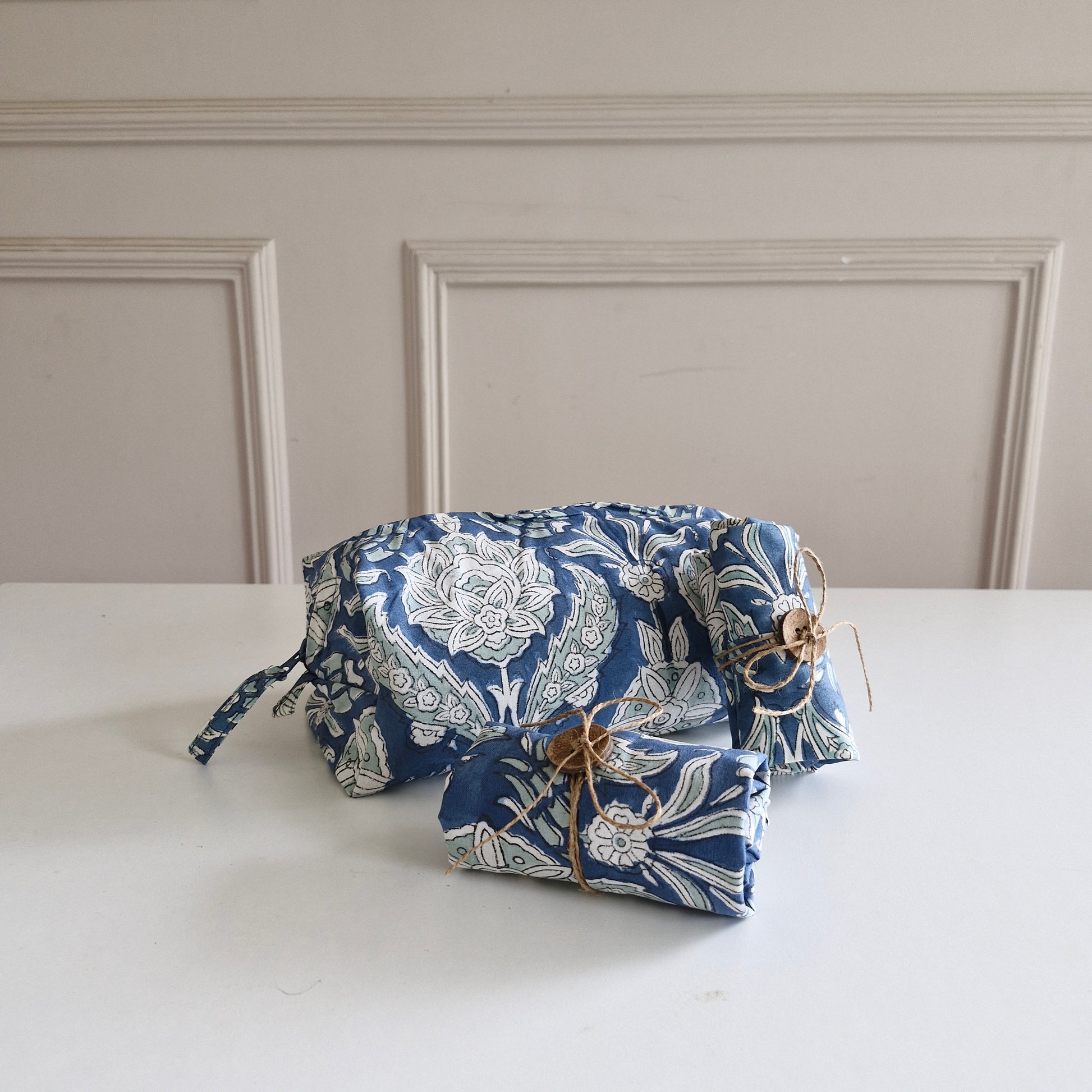 Tuck & Go Pouch - Stormy Skies