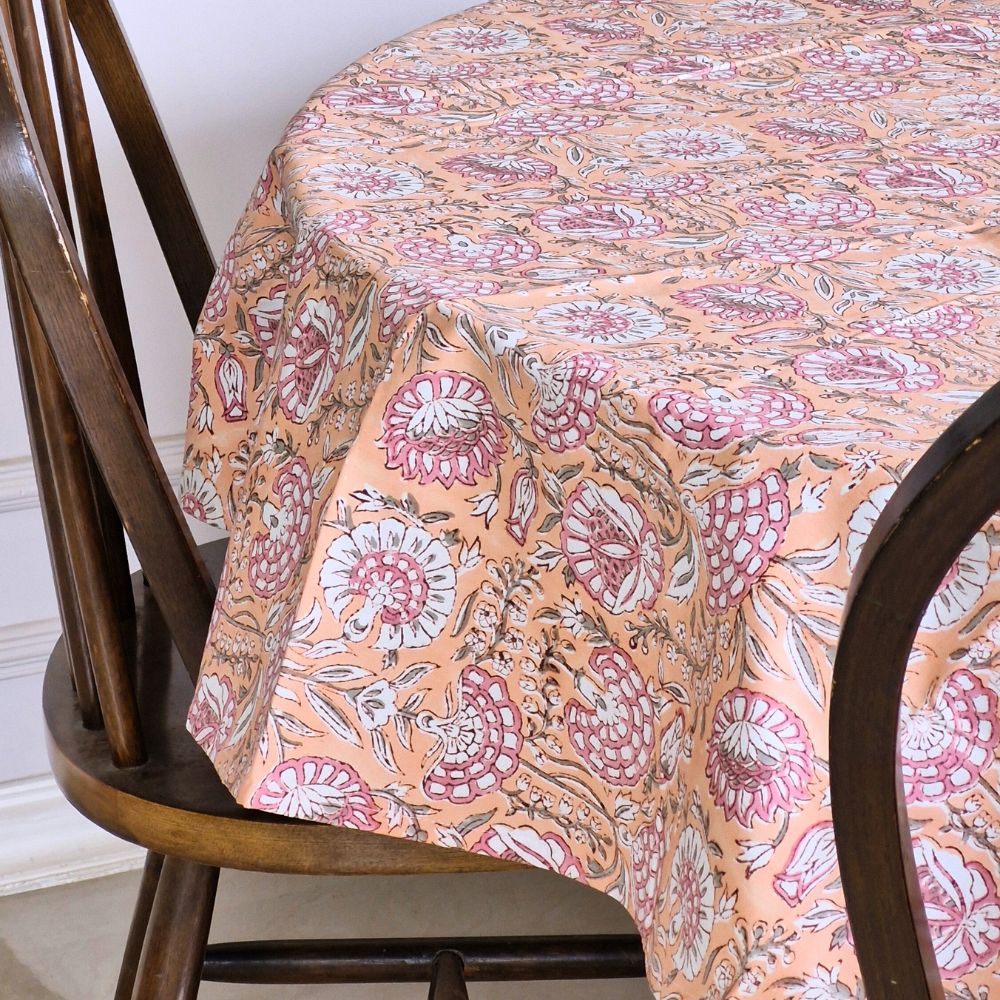 Blushing Meadows Tablecloth - Deep Tone