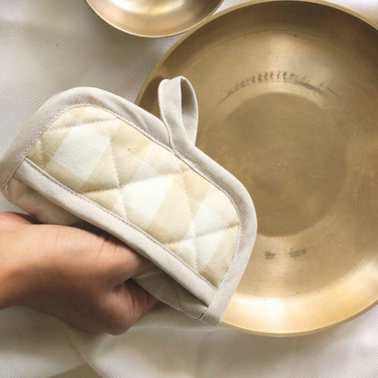 Beige Checks Mitten Pad
