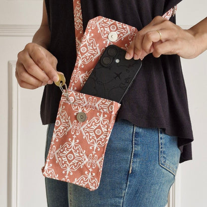 Agra Red Mobile Pouch