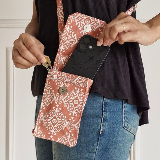 Agra Red Mobile Pouch