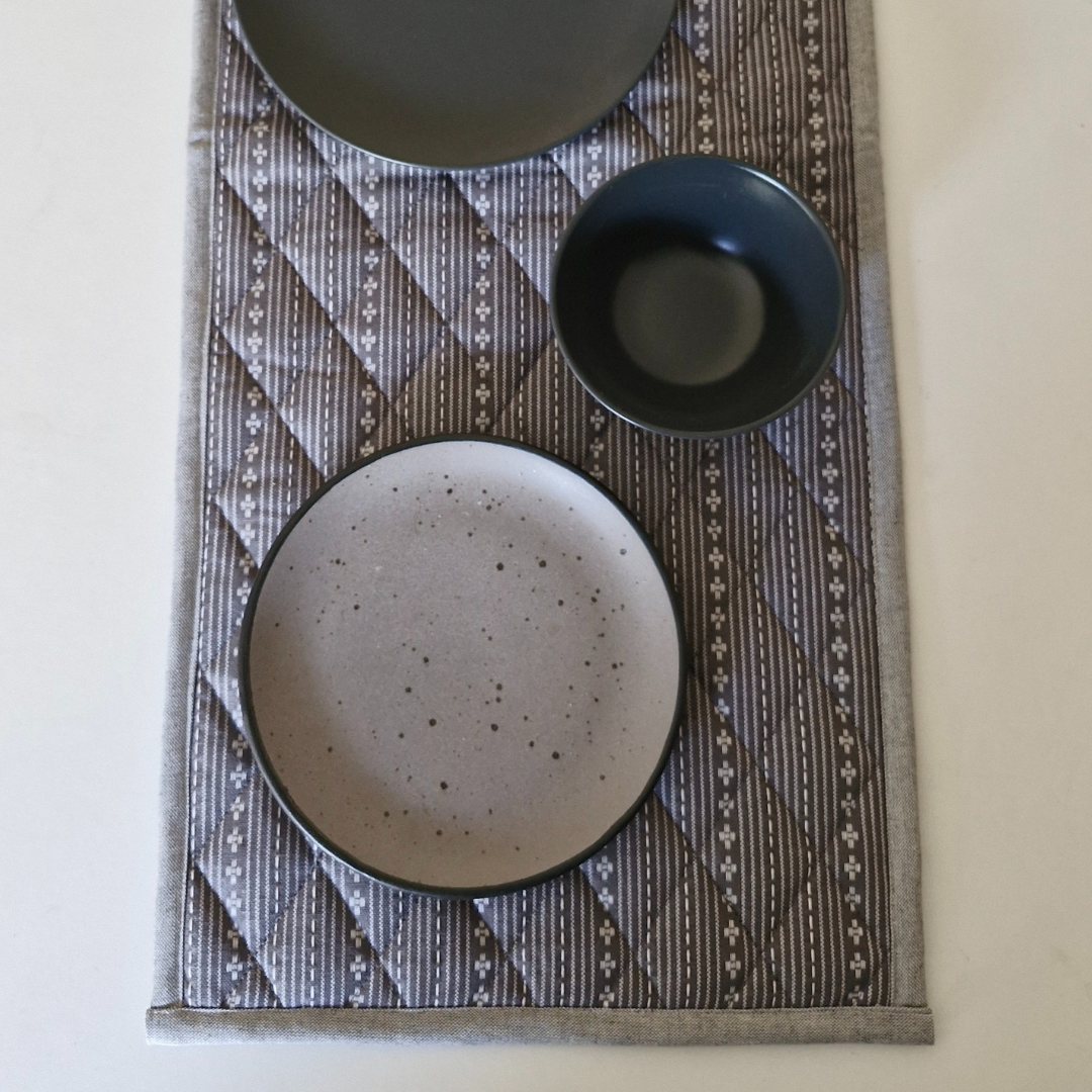 Woven Winter Grey Tablepad