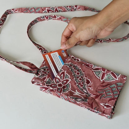 Sweet Onion Mobile Pouch