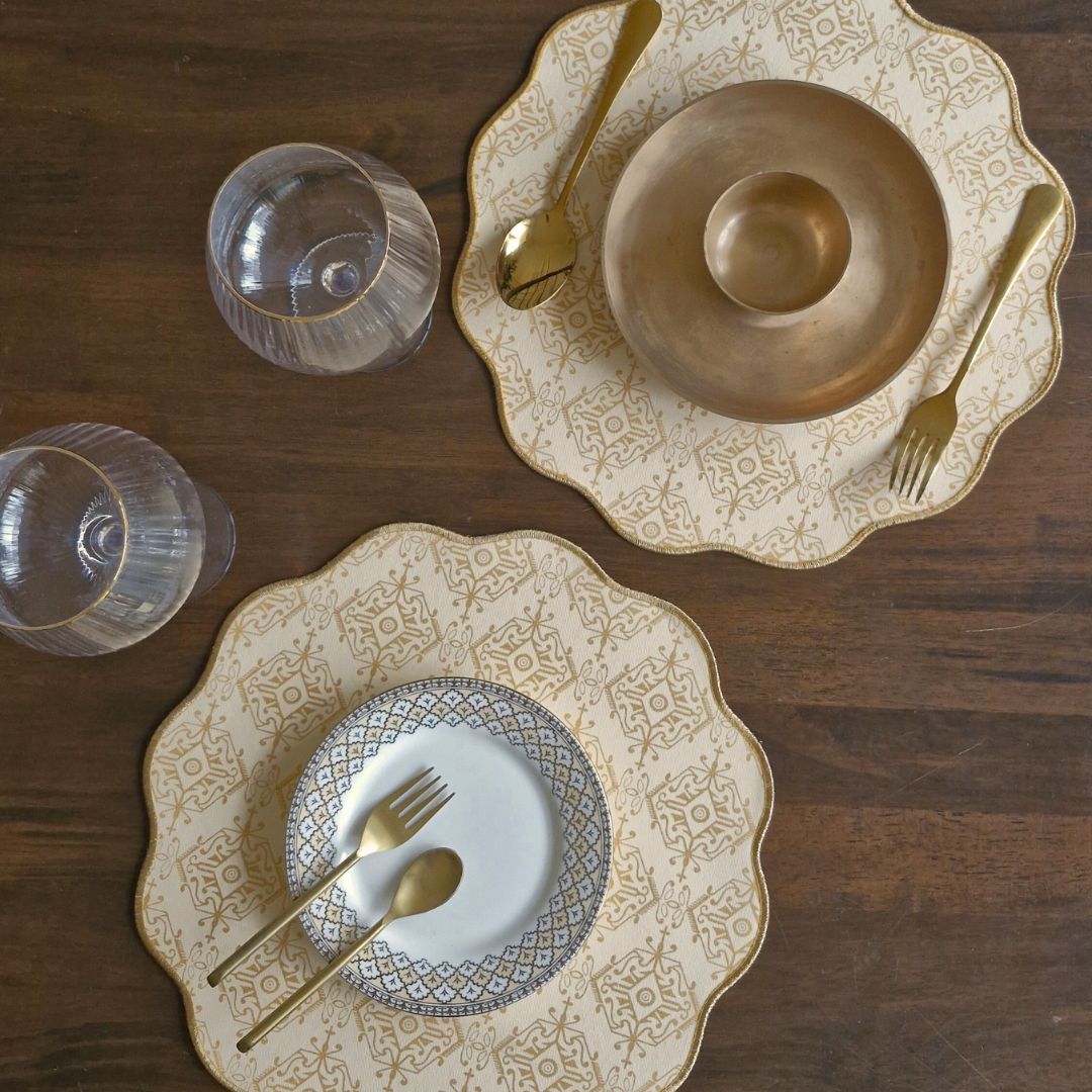 Golden Citrine Placemats Beige & Gold Round Scalloped (15")