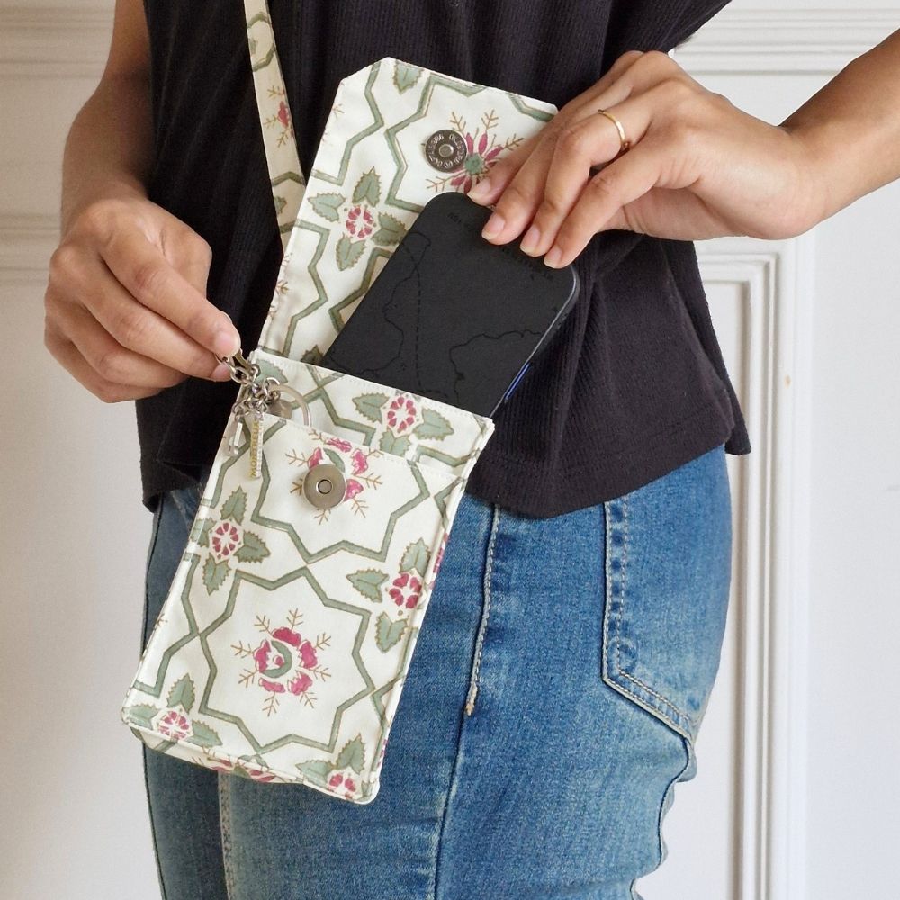 Persian Garden Mobile Pouch