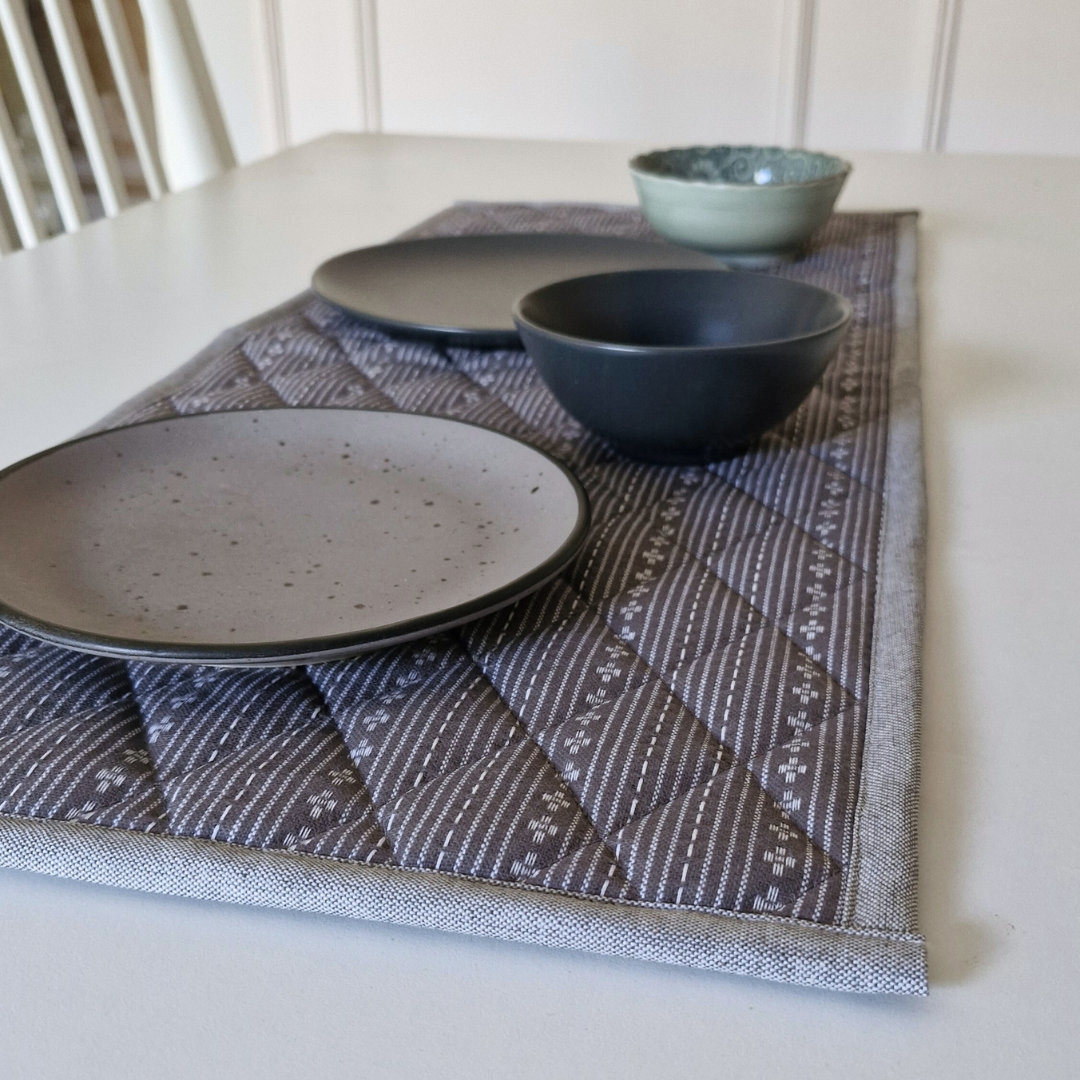 Woven Winter Grey Tablepad