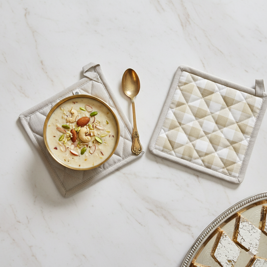 Wipeable & Reversible Pot Holder - Dholpur Beige