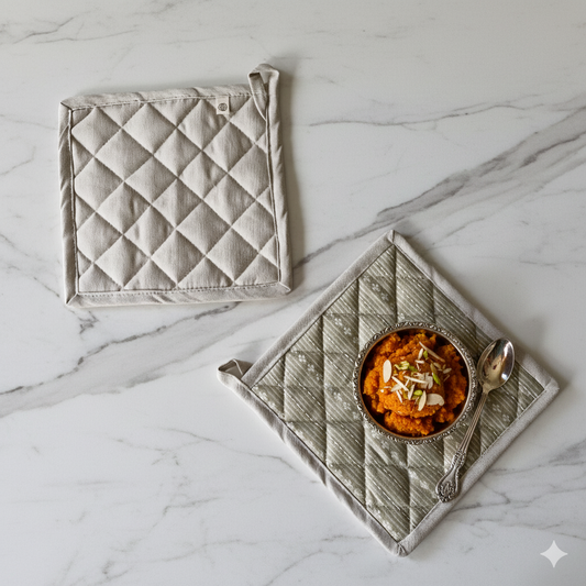 Wipeable & Reversible Pot Holder - Desert Sand