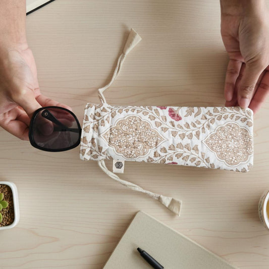 Optical Pouch - Sweet Almond