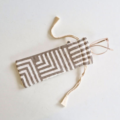 Optical Pouch - Echoes in the Well