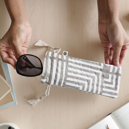 Optical Pouch - Echoes in the Well