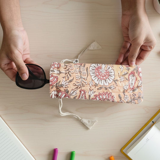 Optical Pouch - Blushing Meadows