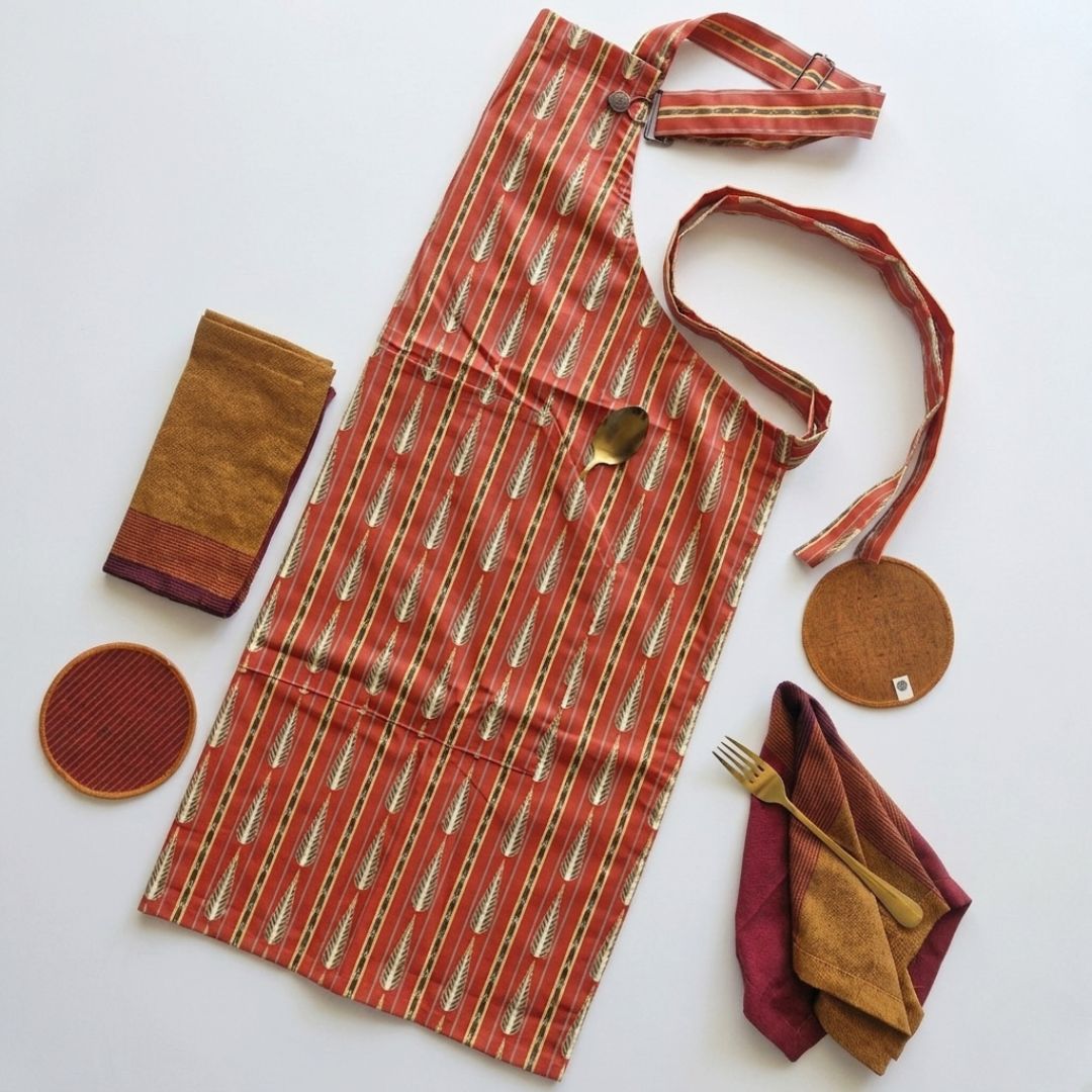 Spill-Resistant, 3-pocket, Cotton Apron - Spice Keeper’s Dream