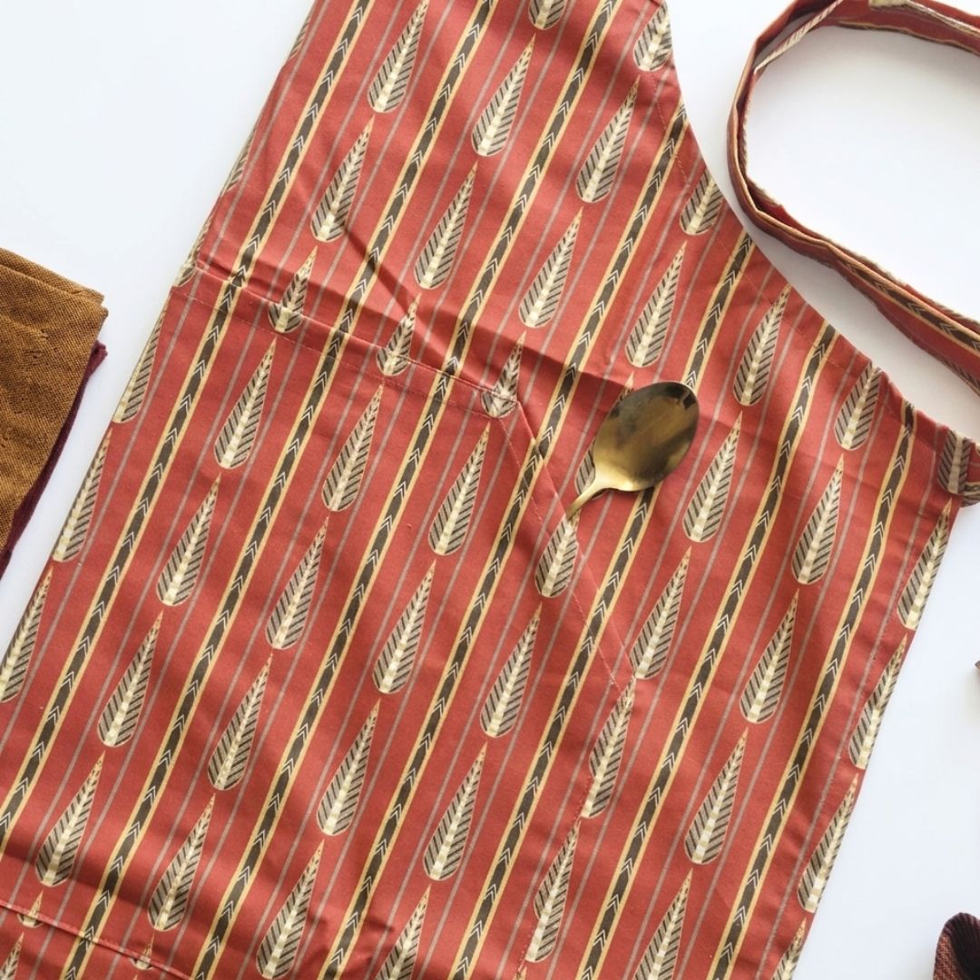 Spill-Resistant, 3-pocket, Cotton Apron - Spice Keeper’s Dream