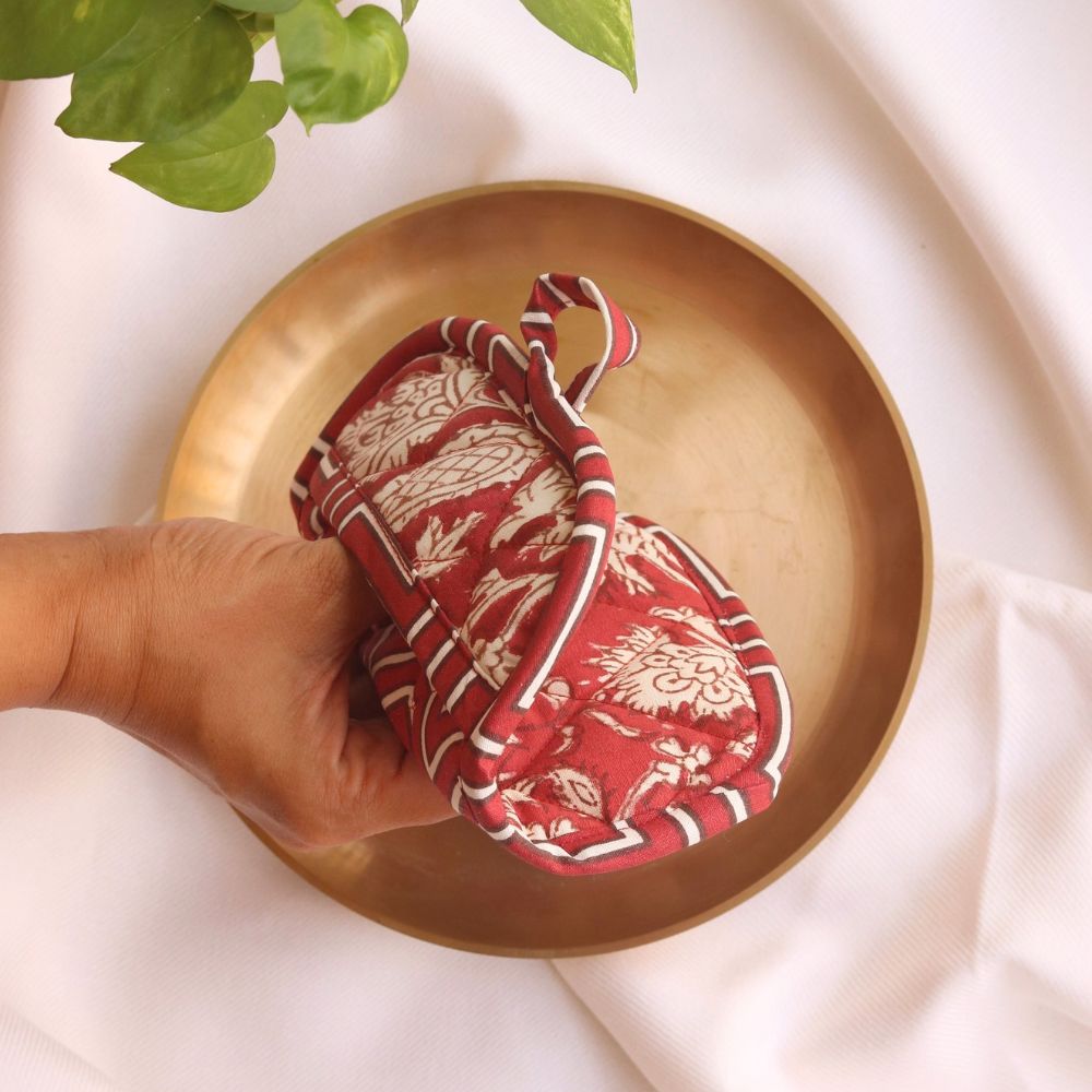 All Over Red Floral & Chevron Mitten Pad